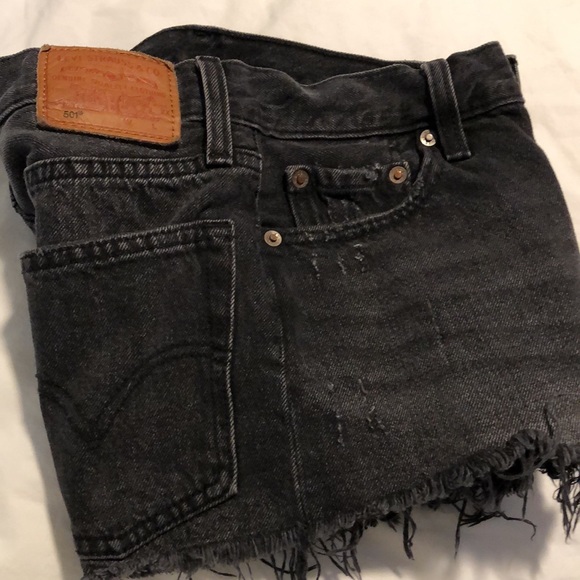 Levi’s shorts distress slightly worn - Picture 10 of 10